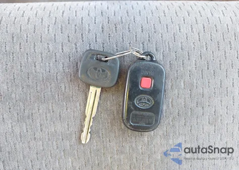 2003 Toyota Camry Le from USA, damaged, VIN JTDBE32K330229321